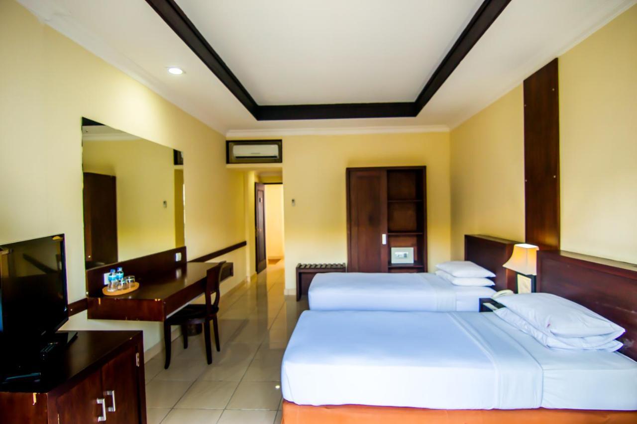 Champlung Mas Hotel Legian Exterior photo