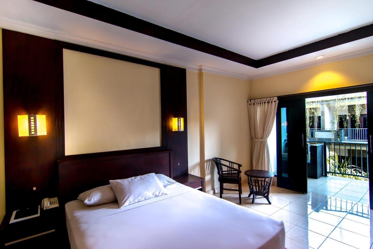 Champlung Mas Hotel Legian Exterior photo