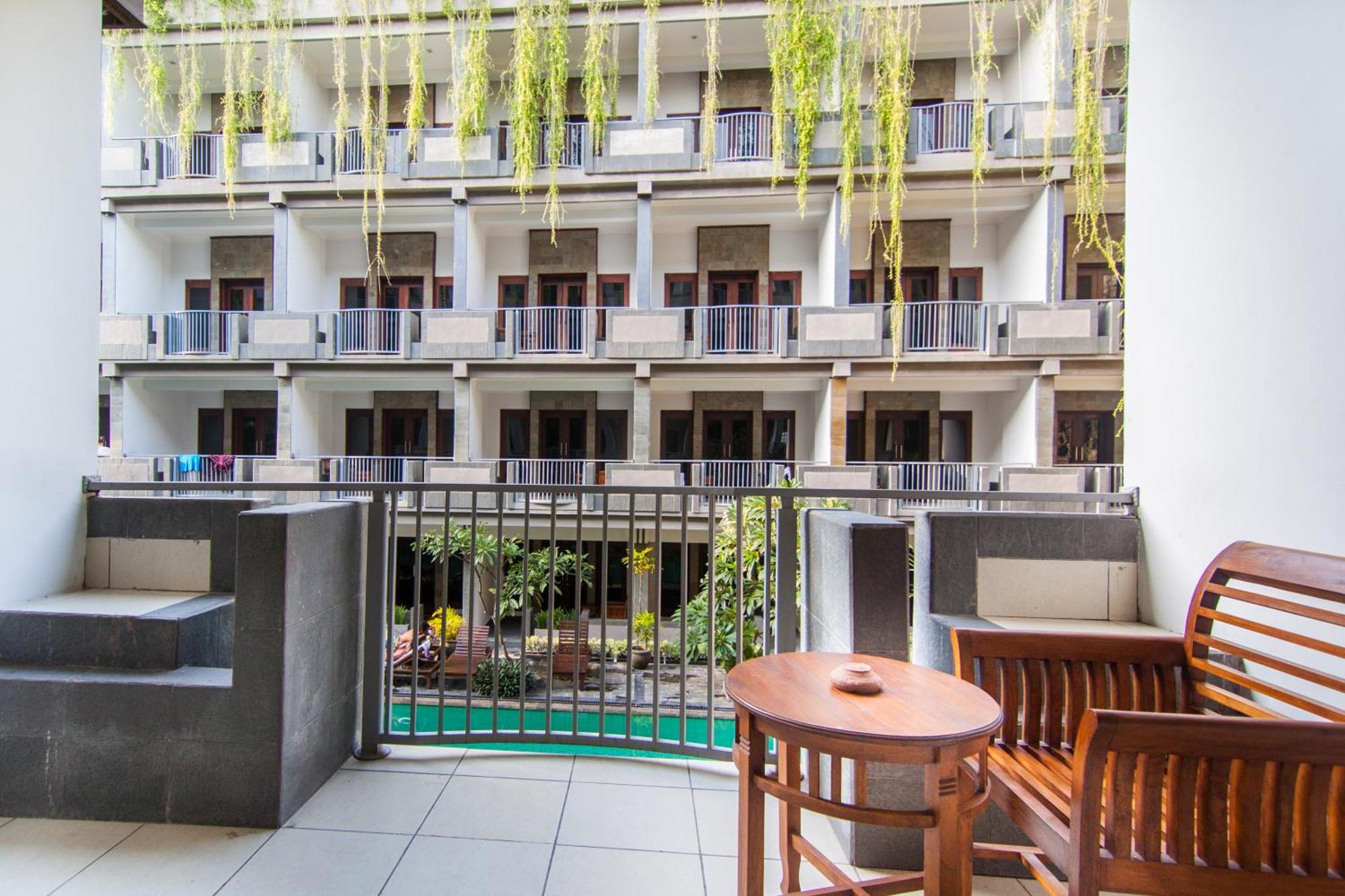 Champlung Mas Hotel Legian Exterior photo