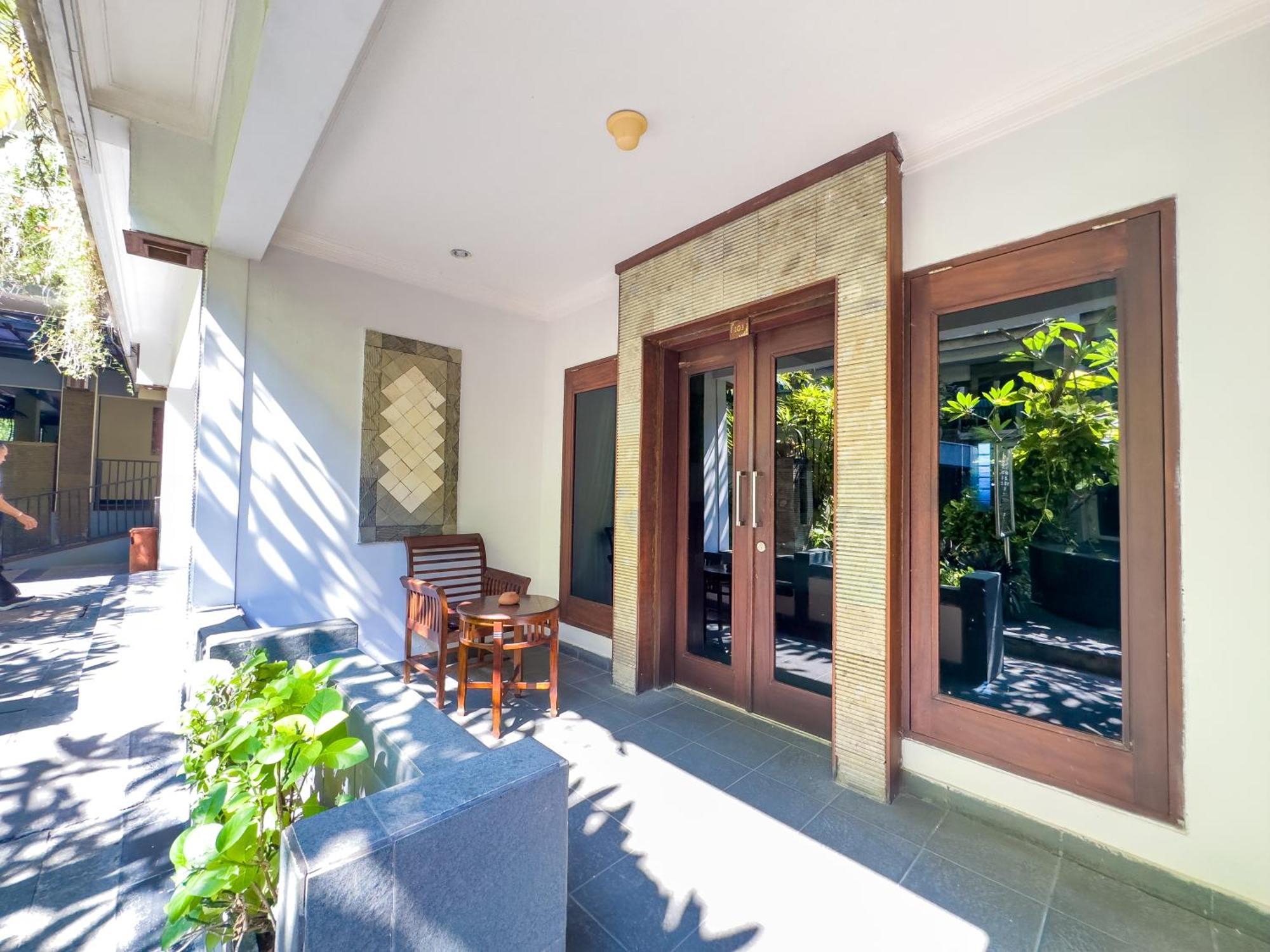 Champlung Mas Hotel Legian Exterior photo