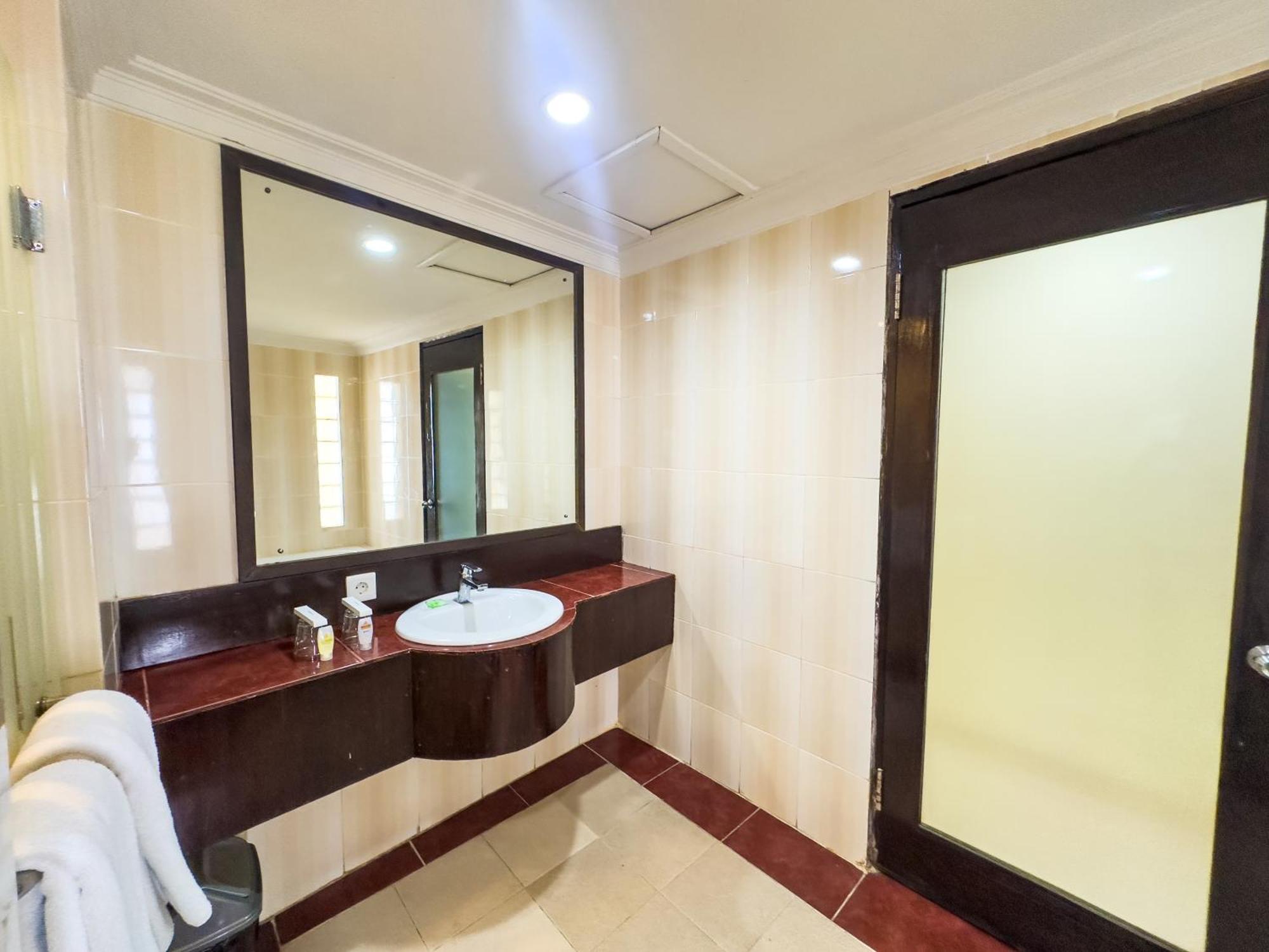 Champlung Mas Hotel Legian Exterior photo